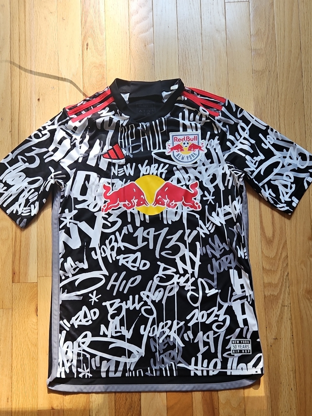 Red Bull New York Kids' Black & White Graffiti Soccer Jersey Sz 15/16 New